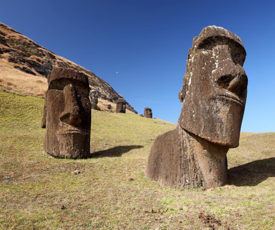 A Ilha de Páscoa, lar dos icônicos Moai, é um testemunho da relação profunda entre o povo chileno e sua terra.