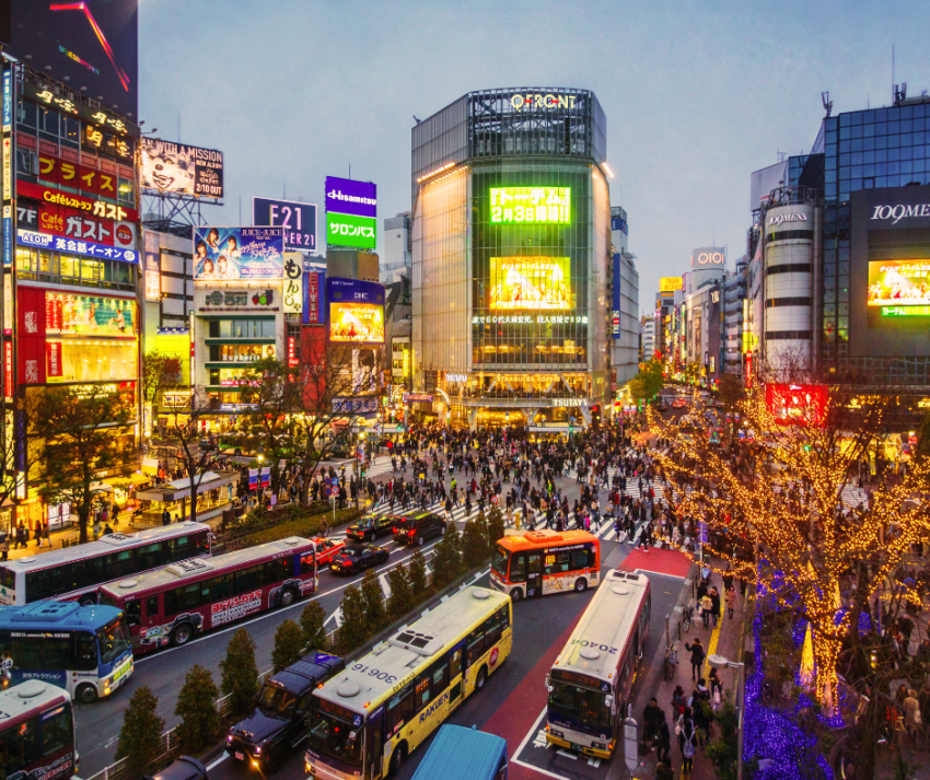 Tóquio, capital do Japão, é muito mais do que apenas uma cidade — é um verdadeiro universo em constante movimento. Com uma população que ultrapassa os 37 milhões de habitantes em sua área metropolitana, ela é considerada uma das maiores e mais dinâmicas metrópoles do mundo.