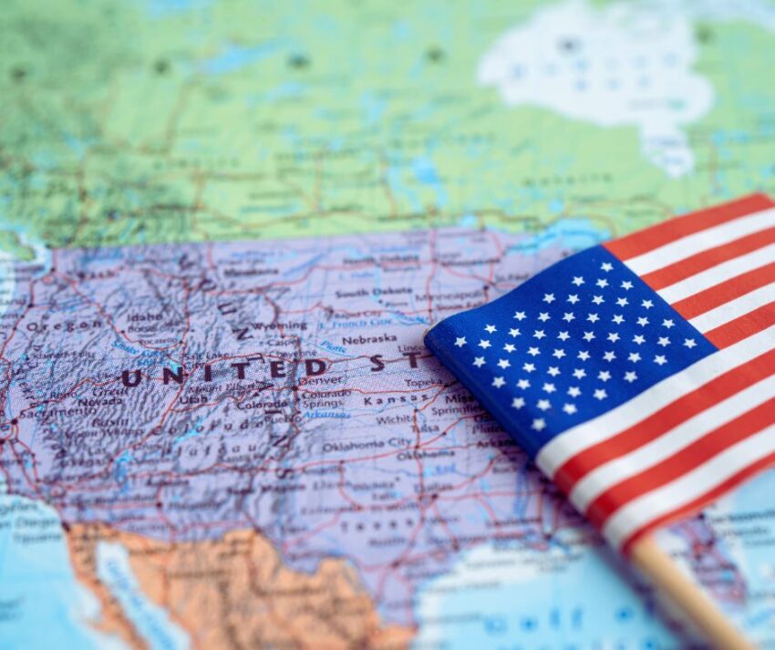 A cultura dos Estados Unidos da América (EUA) é uma das mais diversas e influentes do mundo. Formada por uma rica mistura de tradições, costumes e valores herdados de diferentes povos e etnias.